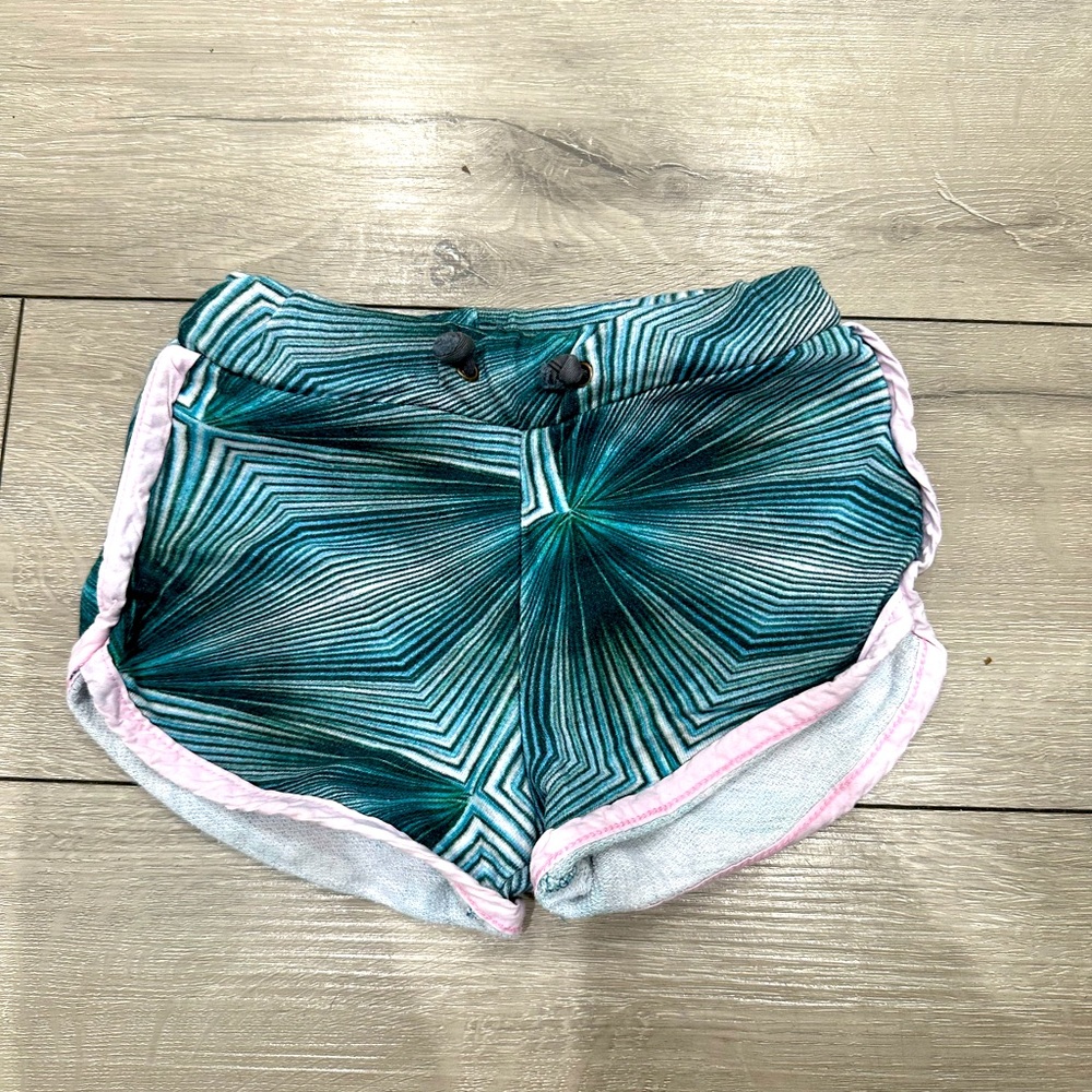 Agatha Cub gender neutral shorts 4/5